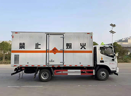 忻城爆破器材运输车