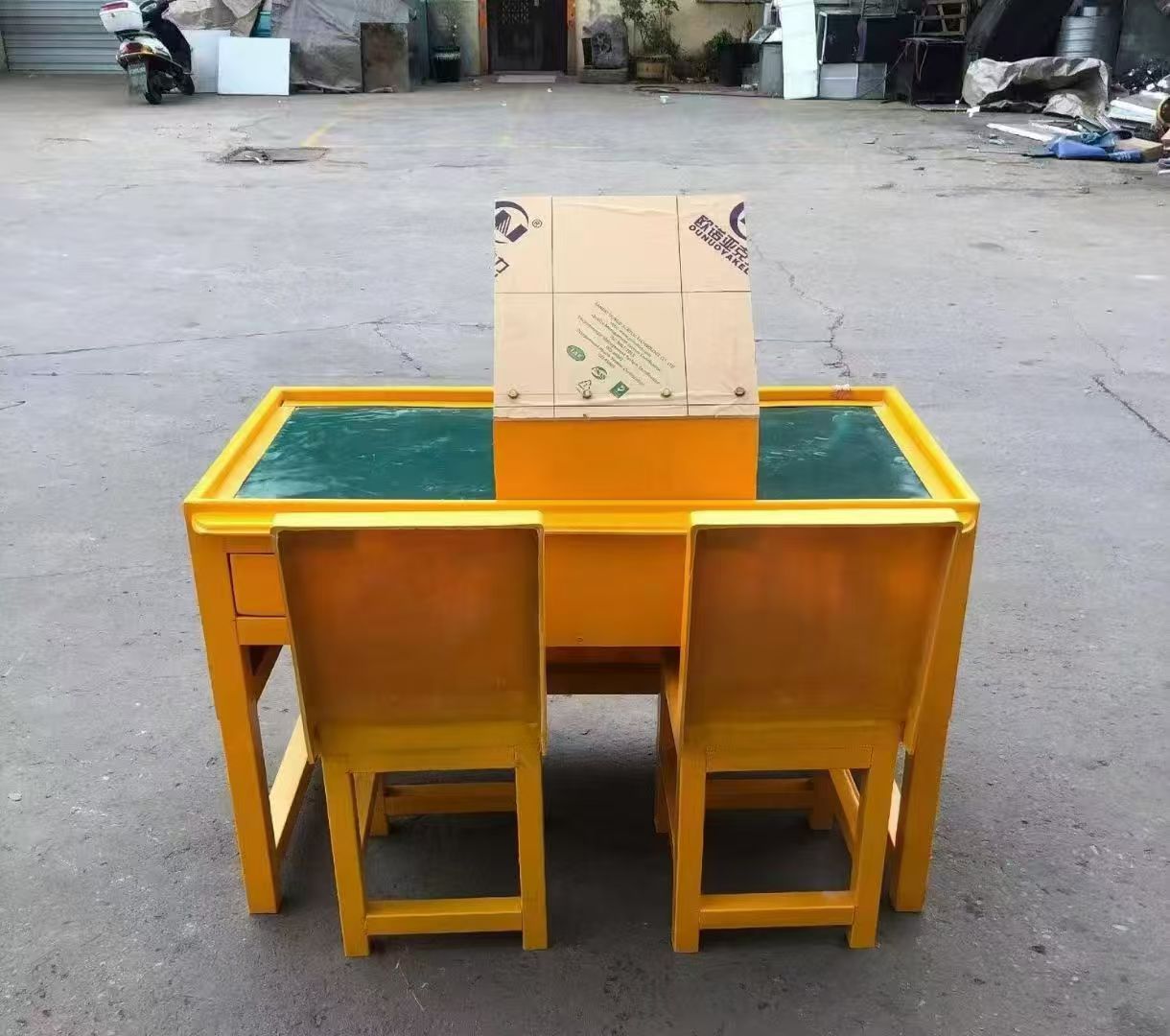 忻城防静电导通桌井下煤矿火工品发放桌：危险品流转的安全守护者
